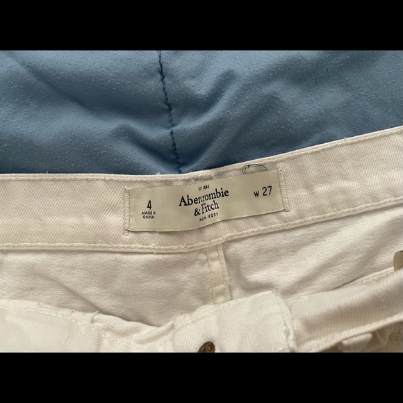 A&F white shorts - Picture 3 of 3